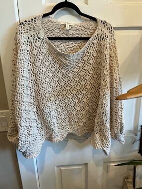Jessica Simpson pullover sweater in off white! Size large